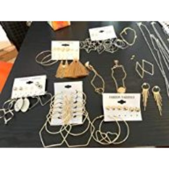51 PCS Gold Silver Jewelry Set with 6 PCS Necklace,9 PCS Bracelet,36 PCS… - Picture 4 of 12